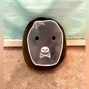 NWT 8” Alva the coffin Halloween Squishmallow